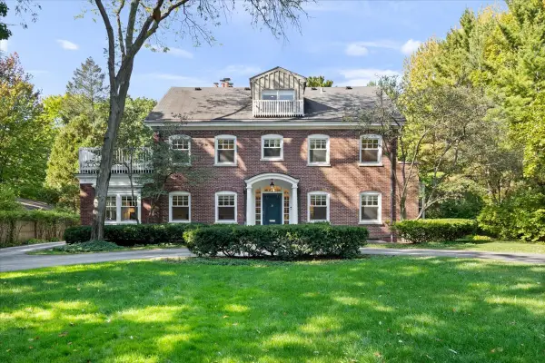 2276 Linden Avenue, Highland Park, IL 60035