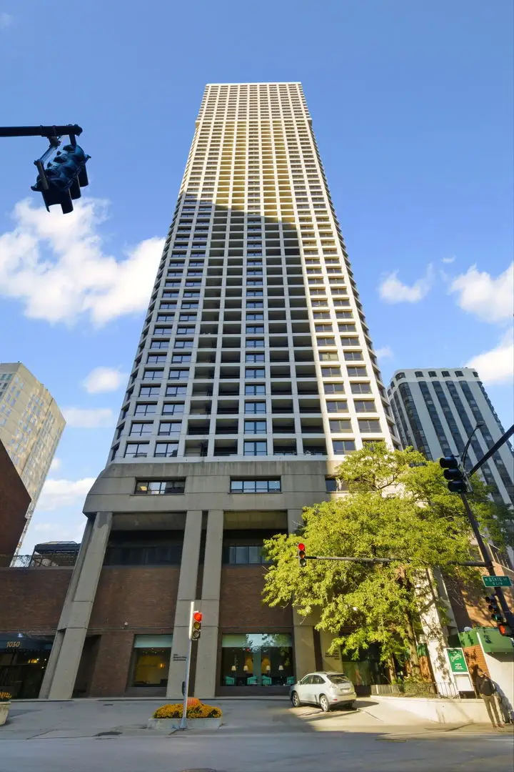 1030 N State Street #35K, Chicago, IL 60610 - Image #1