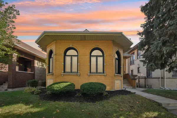 8153 S Champlain Avenue, Chicago, IL 60619