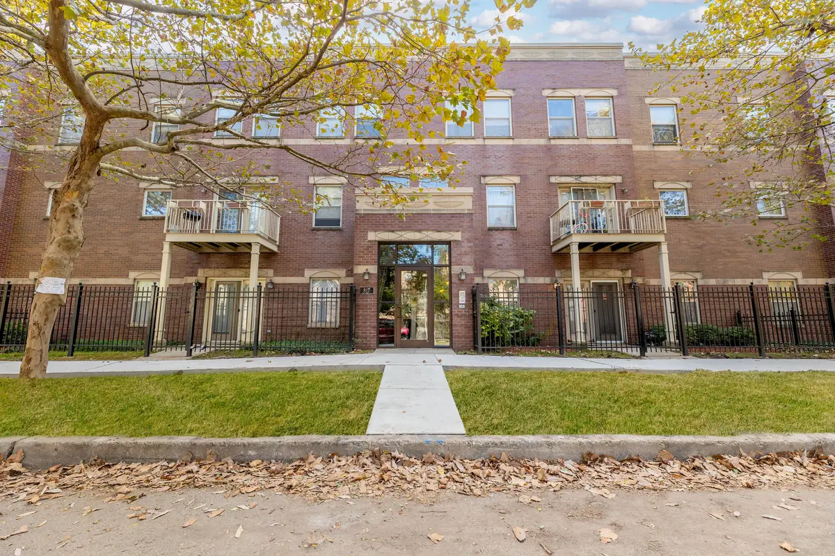 817 E 41st Street #2A, Chicago, IL 60653 - #1