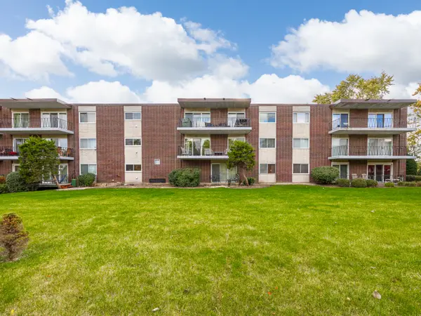 5540 Walnut Avenue #33A, Downers Grove, IL 60515