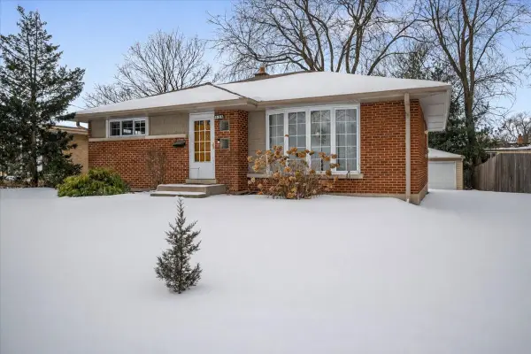 Address Withheld By Seller, Lombard, IL 60148