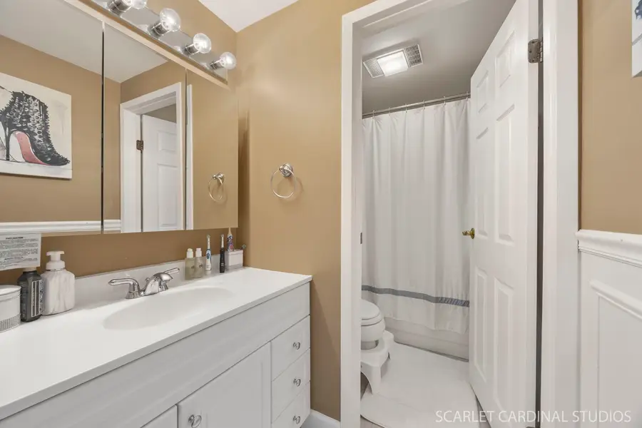 5400 Walnut Avenue #805, Downers Grove, IL 60515 - Image #3