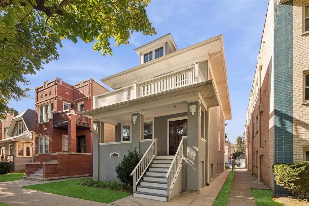 7252 N Bell Avenue, Chicago, IL 60645 - Image #1