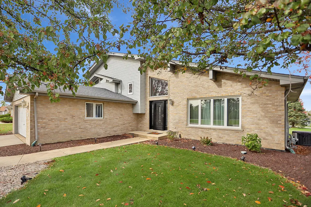 701 Wayne Drive, Crete, IL 60417 - Image #1