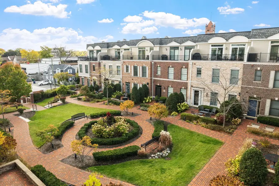 353 E Liberty Drive, Wheaton, IL 60187 - Image #2