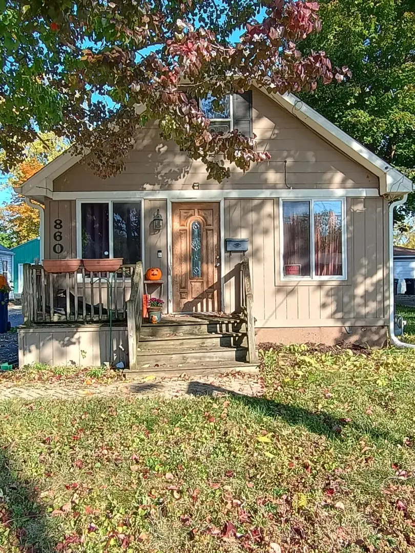 860 Parkway Avenue, Elgin, IL 60120 - #1