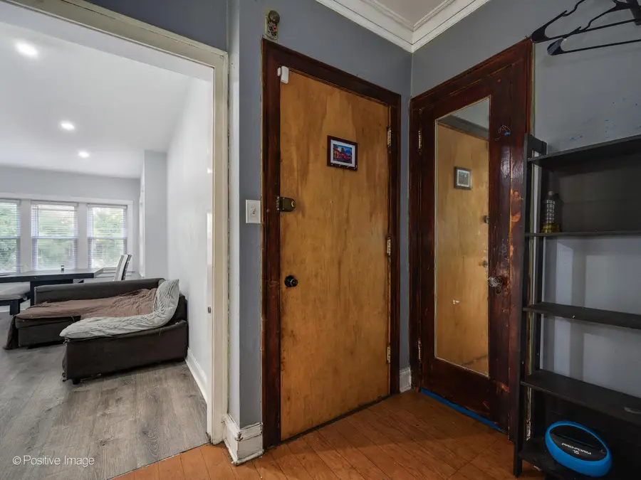 6423 N Leavitt Street, Chicago, IL 60645 - Image #2