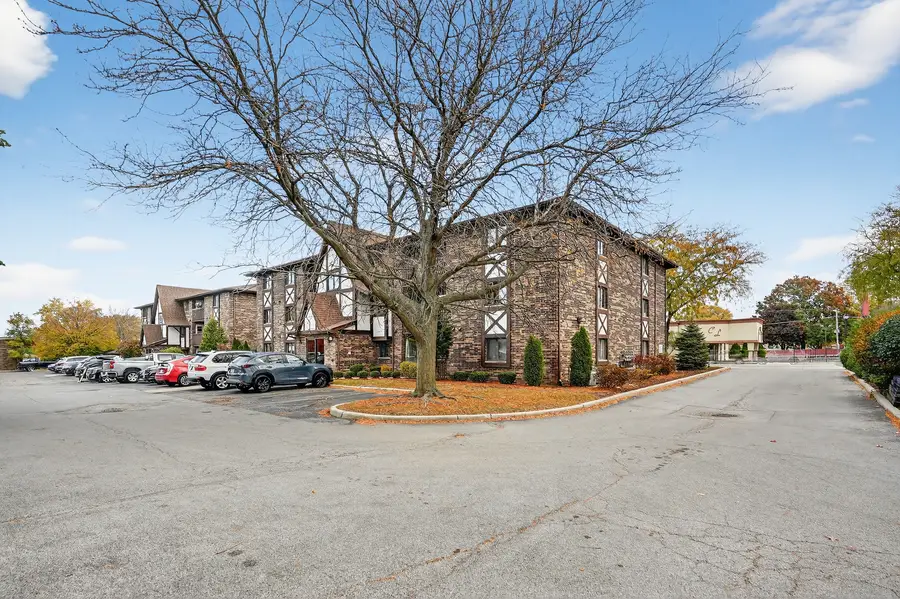 10630 Ridgeland Avenue #1B, Chicago Ridge, IL 60415 - Image #2