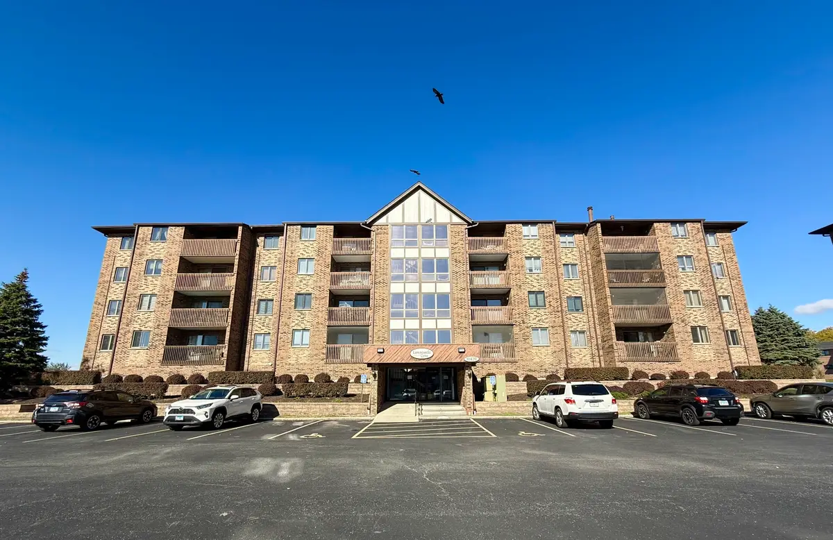10420 Circle Drive #25B, Oak Lawn, IL 60453 - Image #1