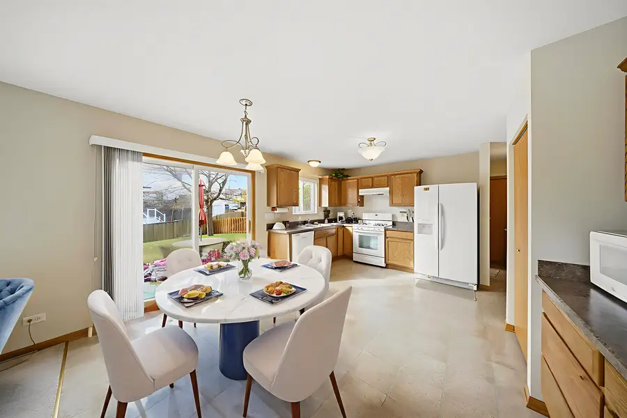 700 Brighton Drive, Pingree Grove, IL 60140 - Image #3