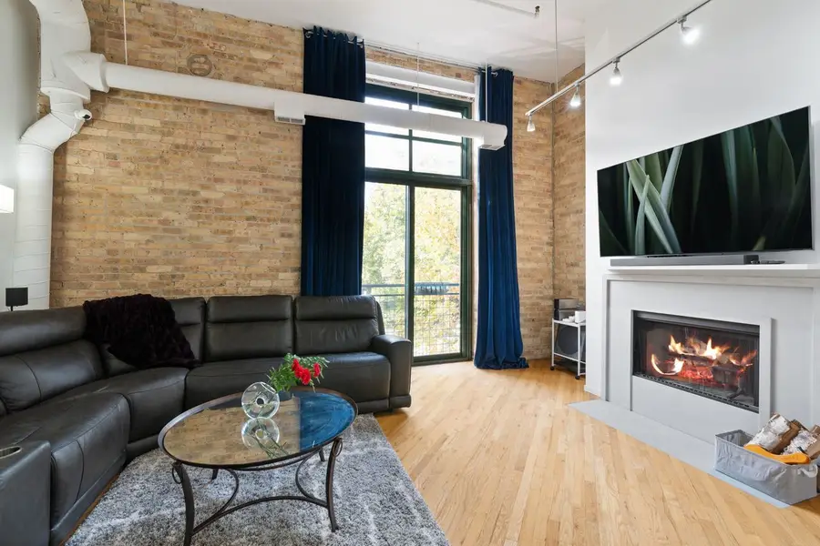 601 Linden Place #116, Evanston, IL 60202 - Image #2