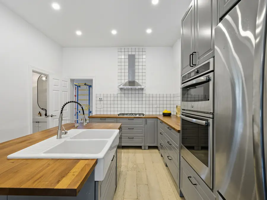 3306 W Le Moyne Street, Chicago, IL 60651 - Image #3