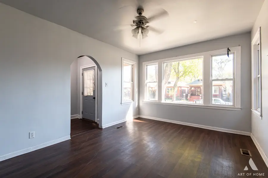 8136 S Manistee Avenue, Chicago, IL 60617 - Image #3
