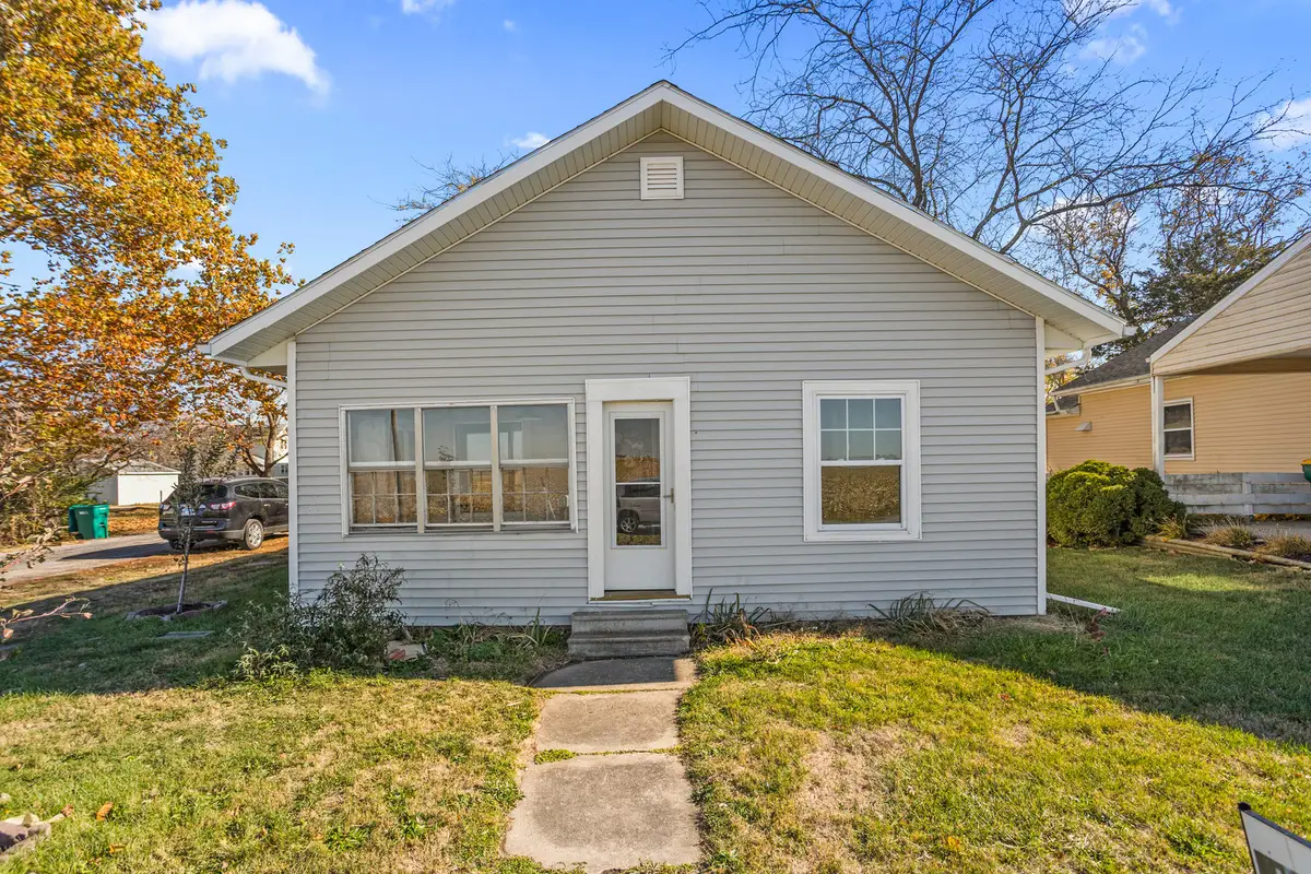 201 S Douglas Street, Villa Grove, IL 61956 - Image #1