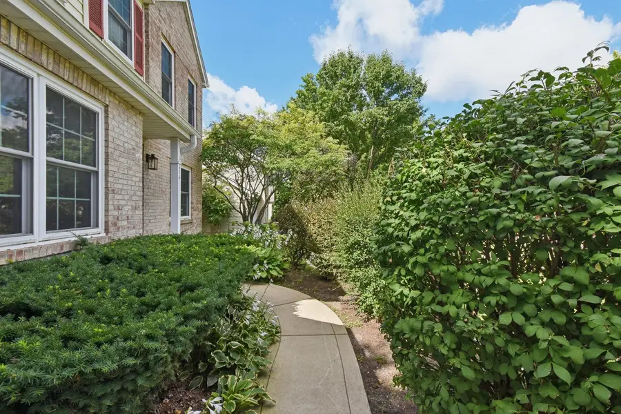 616 Pinehurst Drive, North Aurora, IL 60542 - Image #2