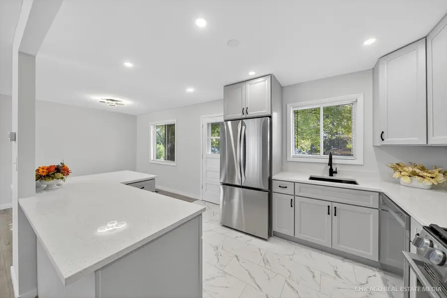 2211 Birchwood Parkway, Woodridge, IL 60517 - Image #2