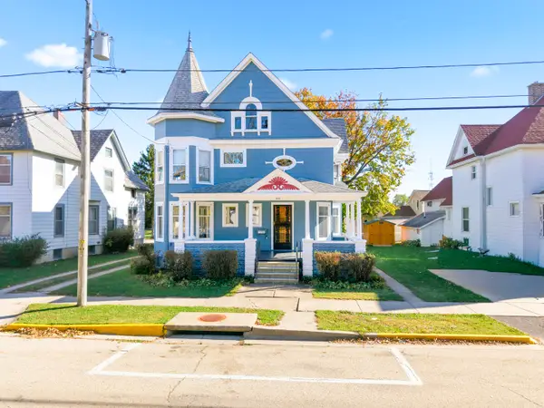 220 W Lincoln Avenue, Belvidere, IL 61008