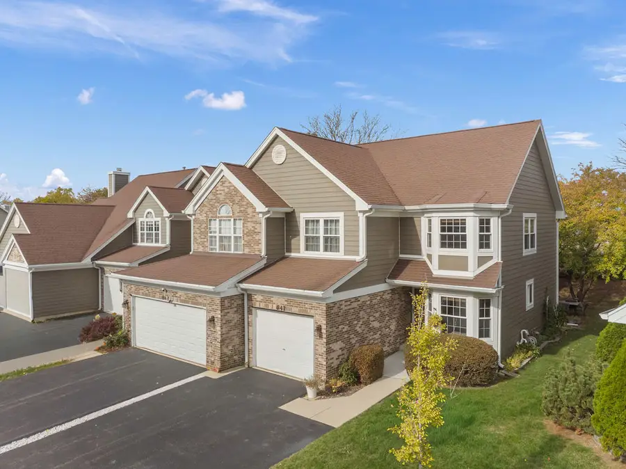 647 Kingsbridge Drive, Carol Stream, IL 60188 - Image #3