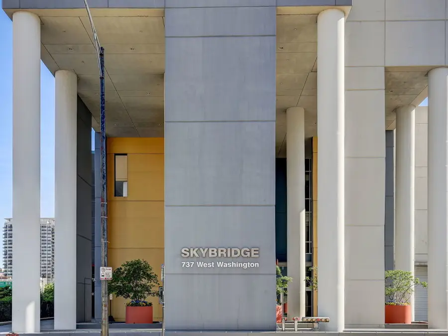 737 W Washington Boulevard #1209, Chicago, IL 60661 - Image #2