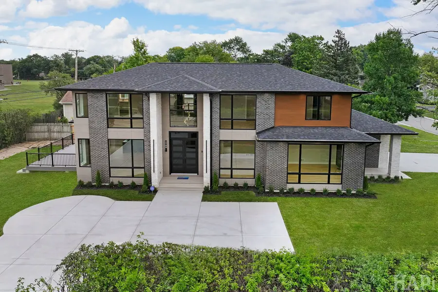 2700 Fontana Drive, Glenview, IL 60025 - Image #3