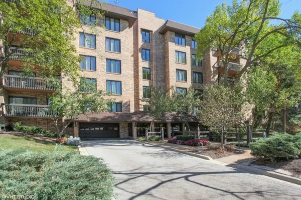 1771 Mission Hills Road #212, Northbrook, IL 60062