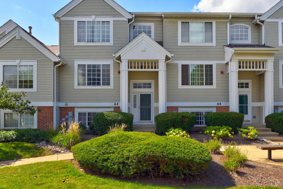 42 Cherbourg Court, Wheeling, IL 60090 - Image #1