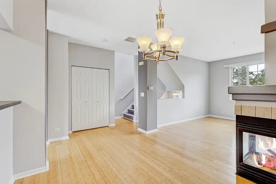 42 Cherbourg Court, Wheeling, IL 60090 - Image #3