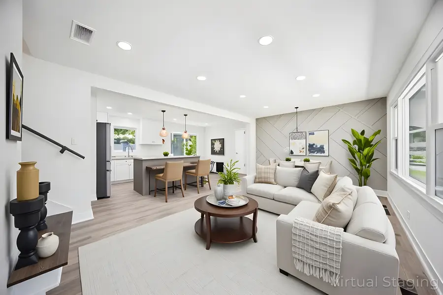 22W633 Burr Oak Drive, Glen Ellyn, IL 60137 - Image #2