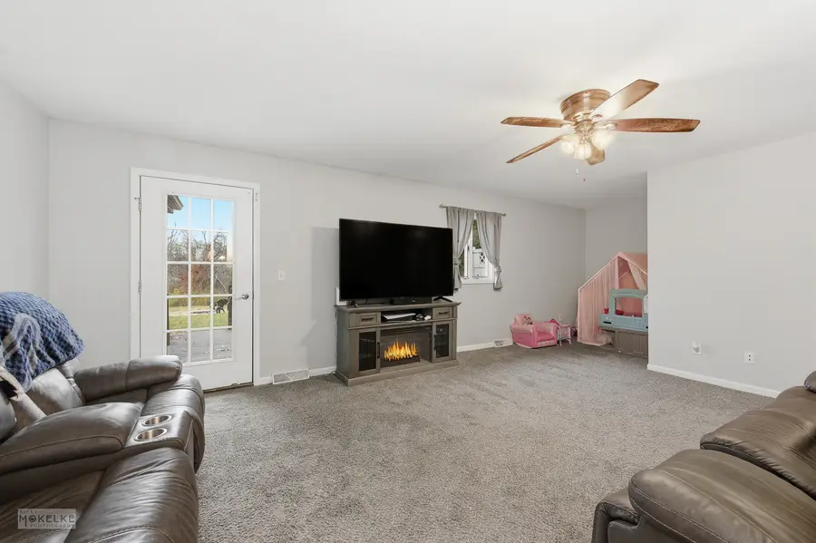 2552 N 4645th Road #B, Somonauk, IL 60552 - Image #2