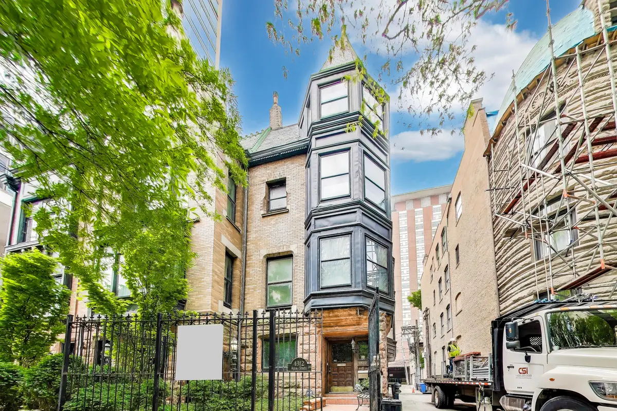 1312 N Astor Street, Chicago, IL 60610 - Image #1