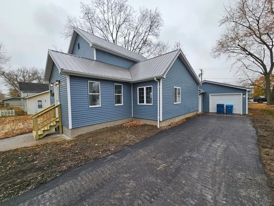 205 W Henry Street, Odell, IL 60460 - Image #2