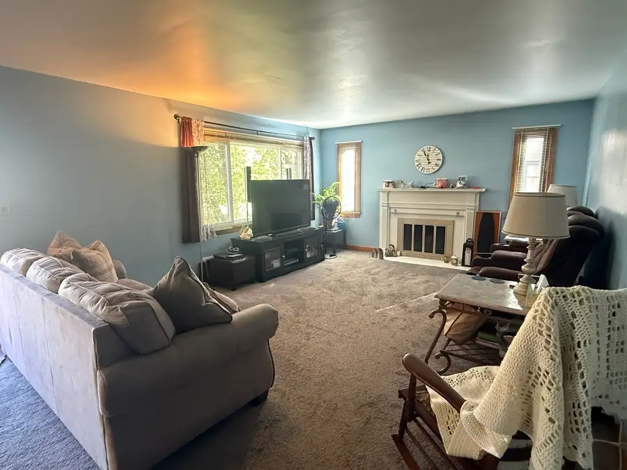 815 N Brinton Avenue, Dixon, IL 61021 - Image #2