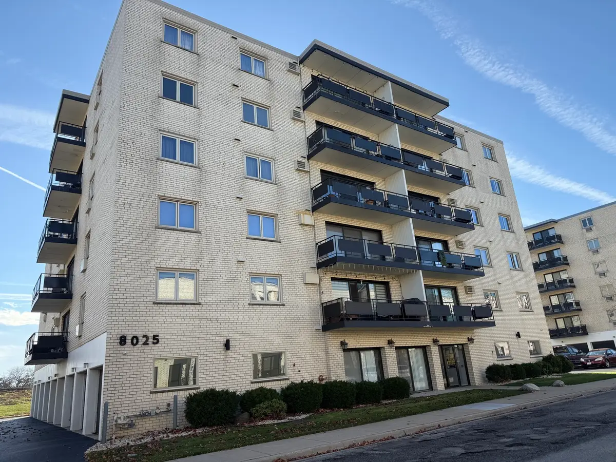 8025 Oconnor Drive #2E, River Grove, IL 60171 - Image #1