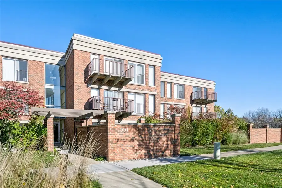 351 Kelburn Road #312, Deerfield, IL 60015 - Image #2