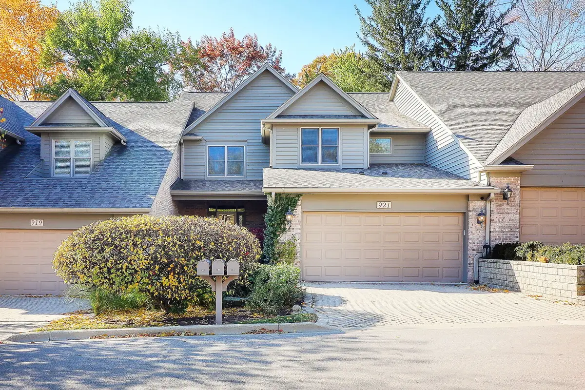 921 Oak Crest Lane, Saint Charles, IL 60175 - #1