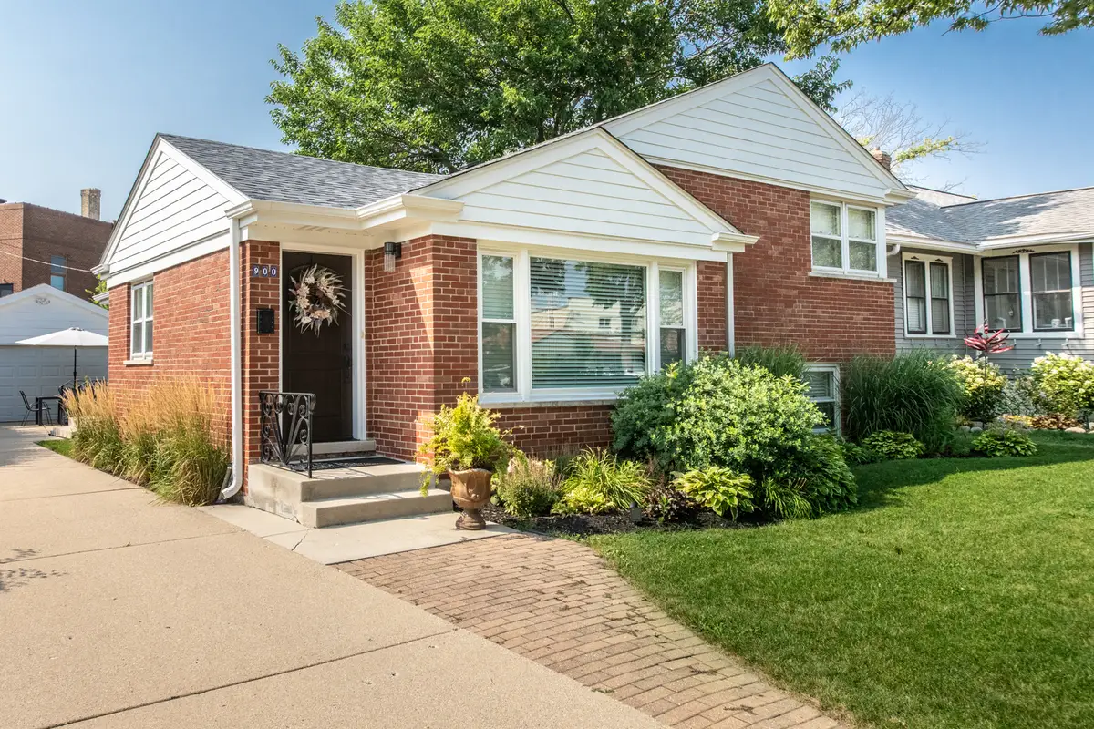 900 Rowe Avenue, Park Ridge, IL 60068 - Image #1