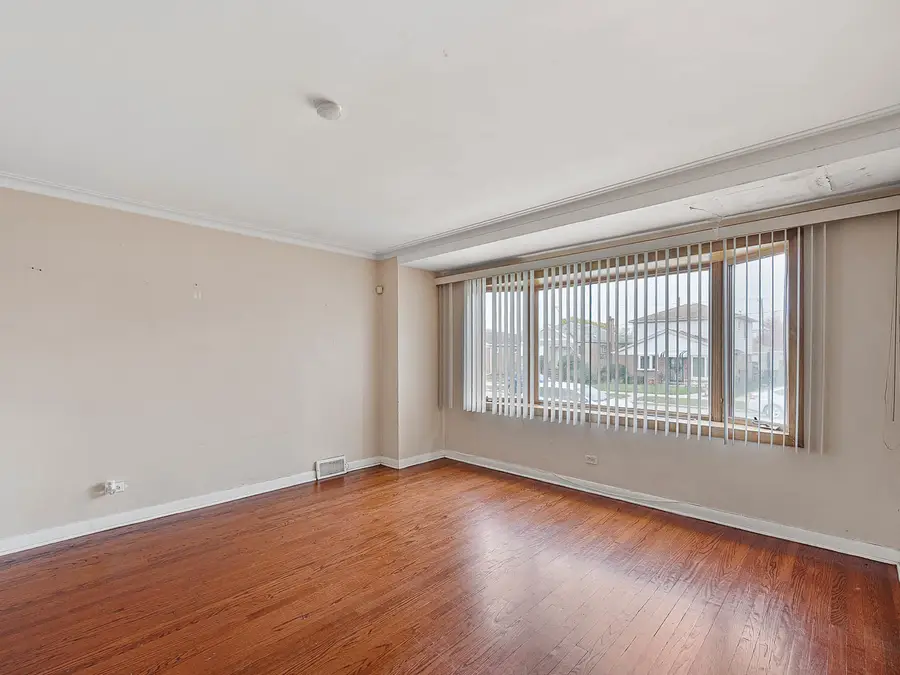 10737 S Emerald Avenue, Chicago, IL 60628 - Image #2