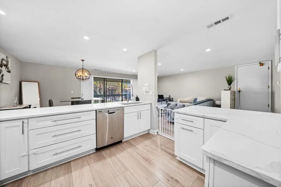 8094 Garfield Avenue #4-3, Burr Ridge, IL 60527 - Image #3