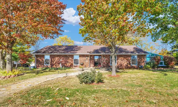 1000 E Kratz Road, Monticello, IL 61856