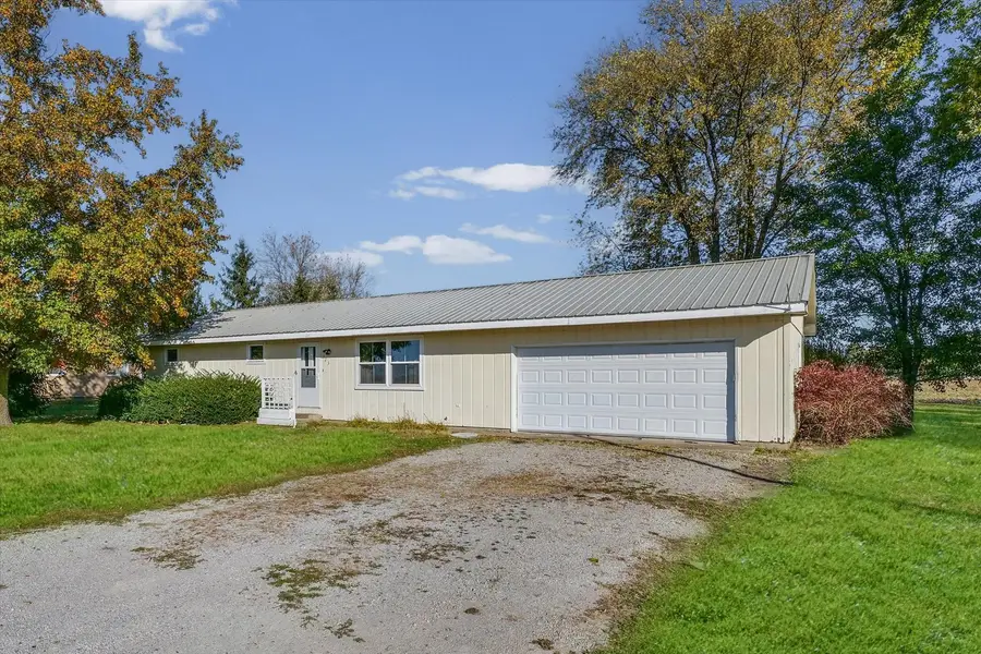 323 N City Line Road, Newman, IL 61942 - Image #2