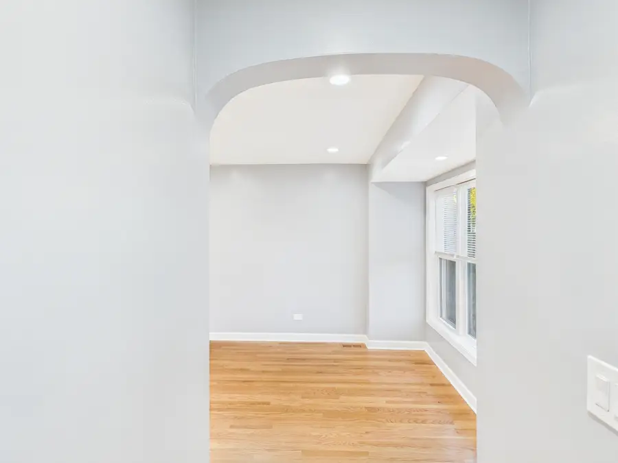 10036 S Saint Lawrence Avenue, Chicago, IL 60628 - Image #3