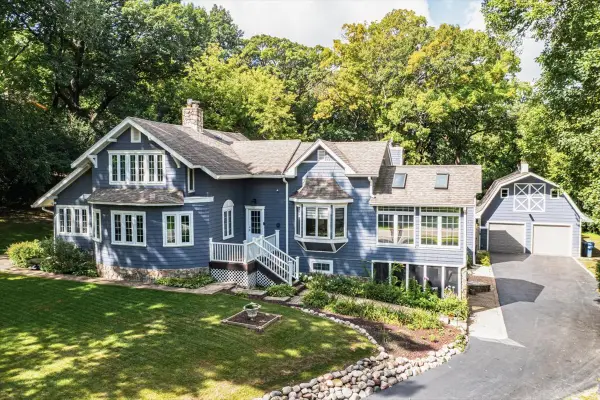 25440 N Wagon Wheel Court, Barrington, IL 60010