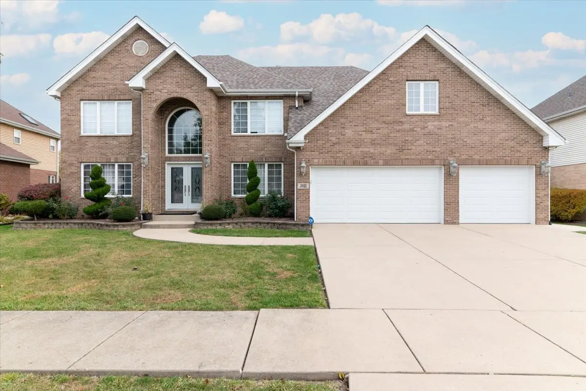 38 E Grandview Drive, South Holland, IL 60473 - Image #1
