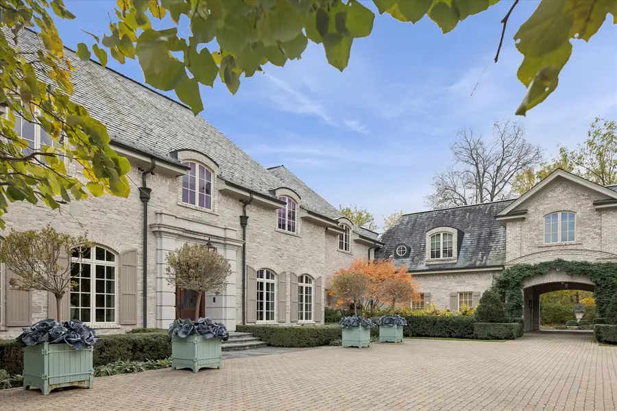 2450 Persimmon Drive, Saint Charles, IL 60174 - Image #2