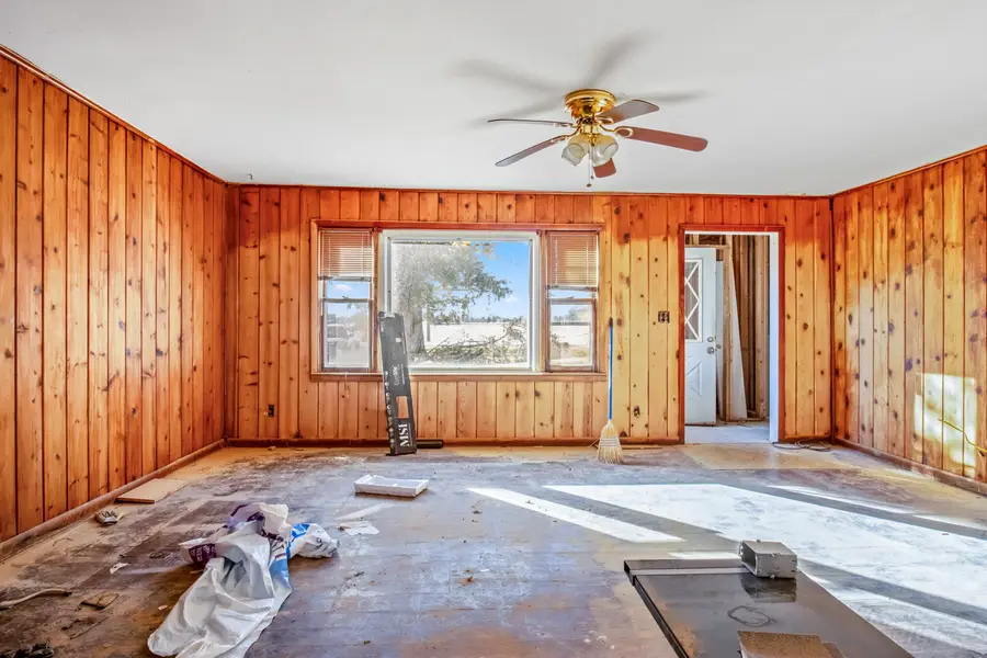 5827 E 3500s Road, Saint Anne, IL 60964 - Image #3