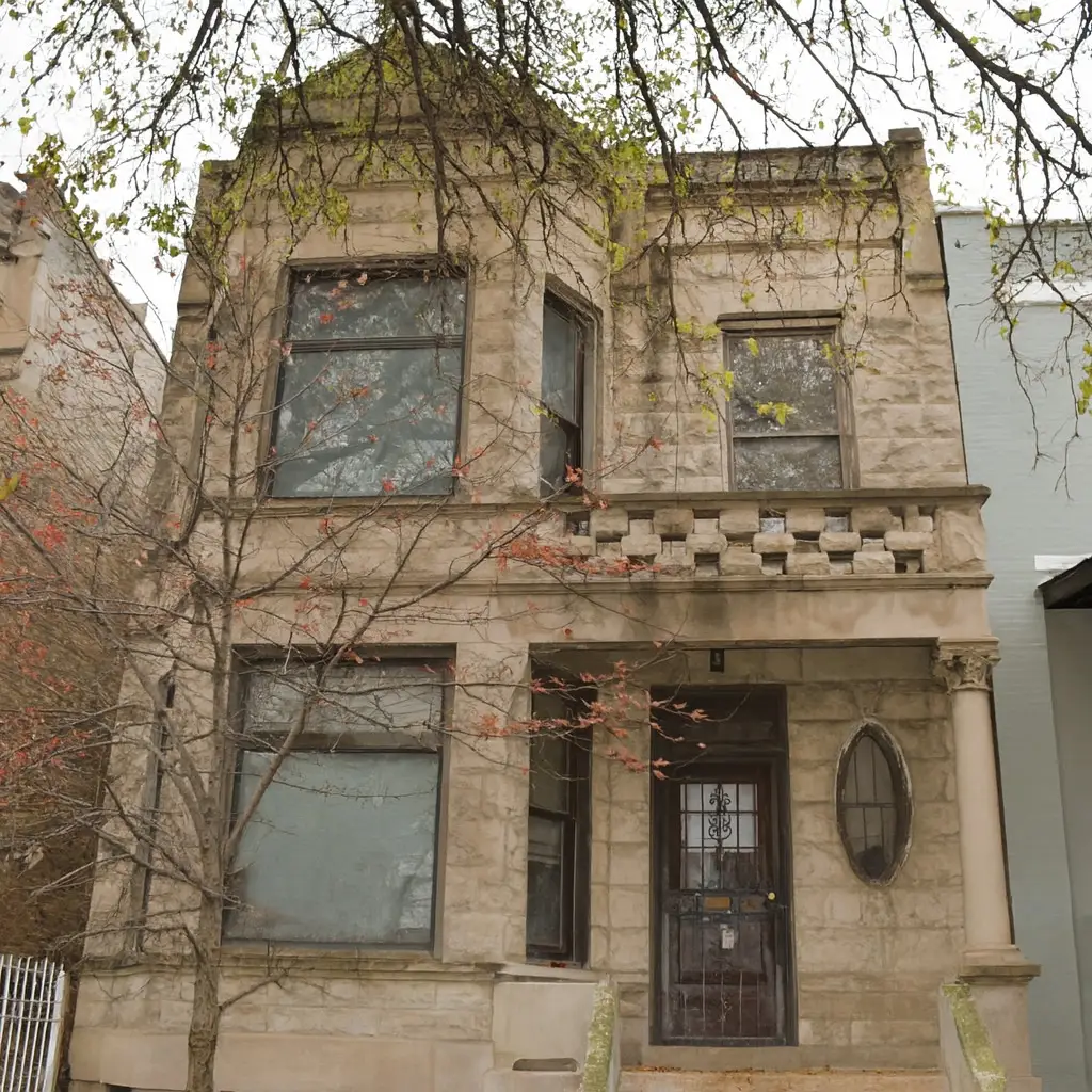 4252 W Gladys Avenue, Chicago, IL 60624 - Image #1
