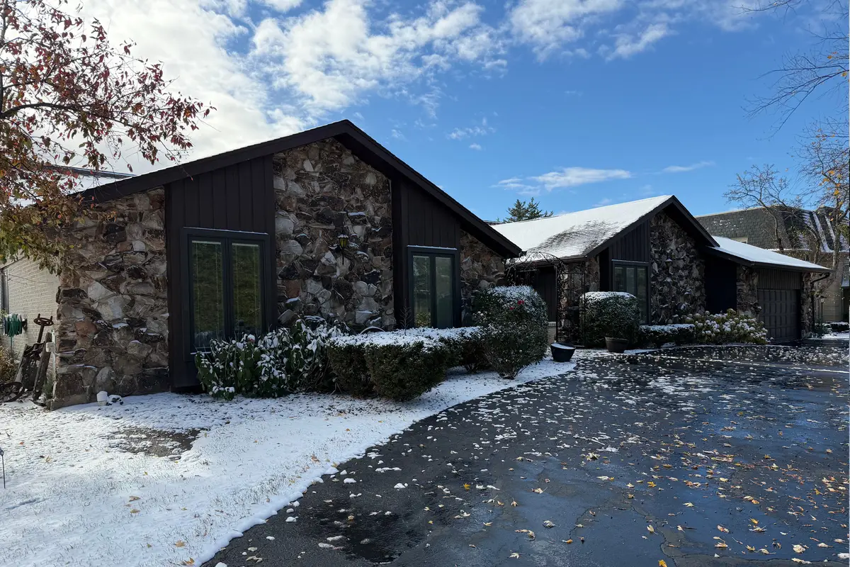 9630 Reding Circle, Des Plaines, IL 60016 - Image #1