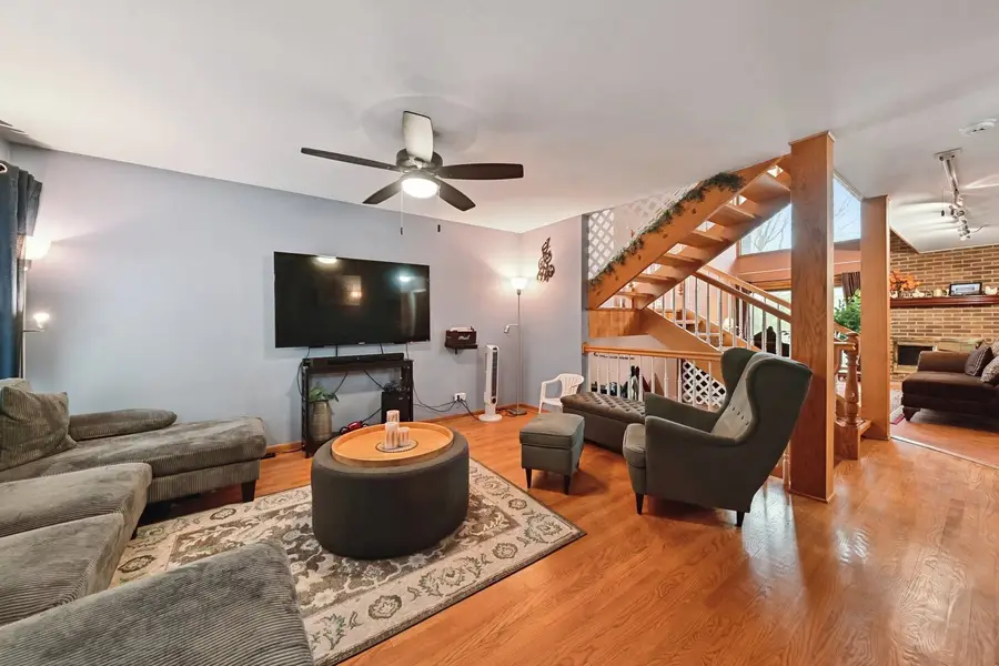 351 S Dominion Drive, Wood Dale, IL 60191 - Image #3