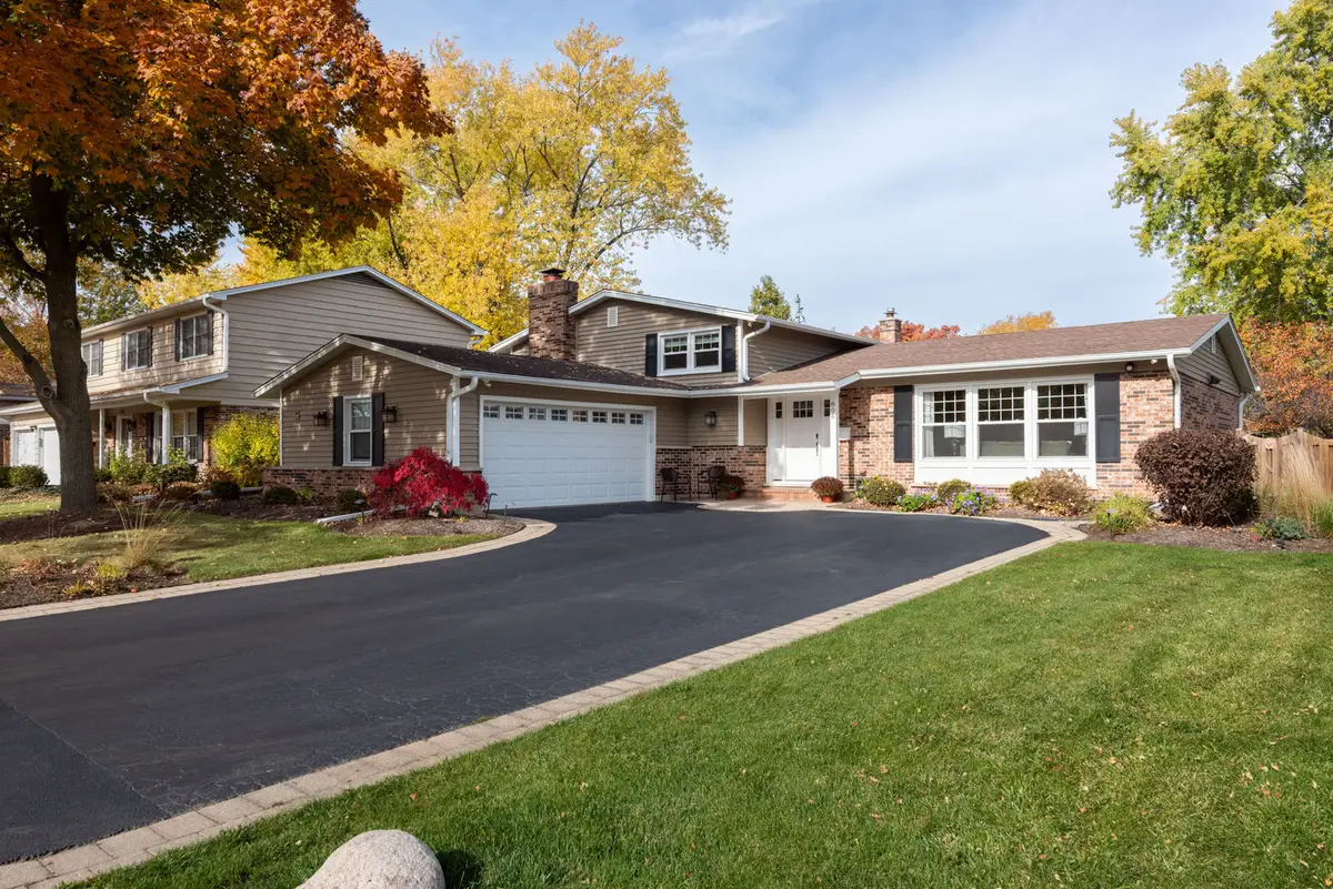 806 W Hackberry Drive, Arlington Heights, IL 60004 - Image #1
